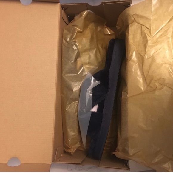 NIB Ugg Koolaburra Faux Fur Slipper Slides Size 5 - Picture 5 of 6